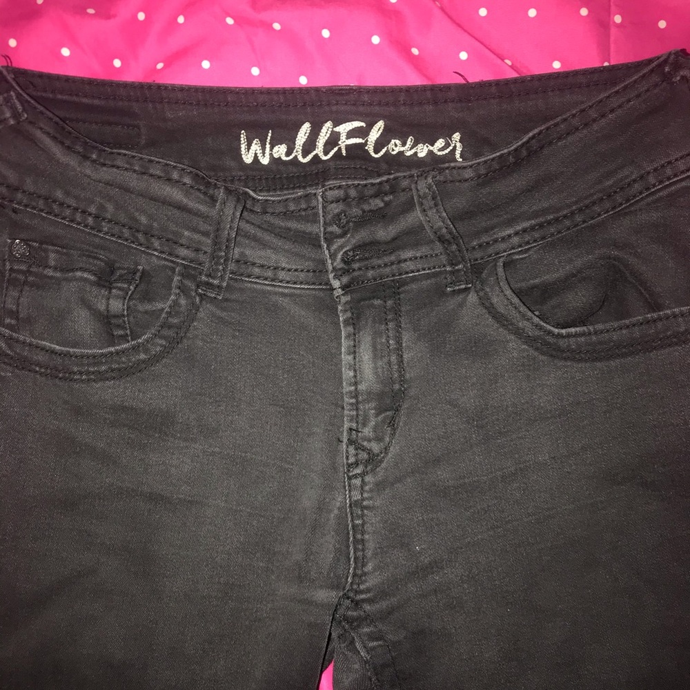 Size 7 Wallflower Jeans